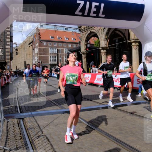 13.09.2026 - 21. swb-Marathon Bremen Tim E. http://msf.ph/oto/10389729 13.09.2026 13:32:49 Ziel 1437, 1687, 2292, 2293, 2611, 2910, 2992, 3354, 3402, 3429, 3441, 3878, 4263, 4323, 4380, 4471, 4655, 4835, 4862, 5281, 5398, 6518, 6583, 6593, 6760, 6781, 6900, 7173, 7990, 8344, 8957, 9040, 9151, 9175, 9283, 9719, 9779, 13208, 13244 meine-sportfotos.de