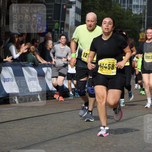 13.09.2026 - 21. swb-Marathon Bremen Strokosch-Dieckow http://msf.ph/oto/10389731 13.09.2026 11:11:28 Ziel 10313, 10419, 10527, 10611, 10644, 10653, 10841, 11062, 11141, 11231, 11237, 11483, 11679, 11691, 11745, 11993, 12148, 12396, 12401, 12507, 10155, 10510, 10511, 10546, 10552, 10616, 10977, 11239, 11289, 11533, 11702, 11927, 12082, 12220, 12286, 12311, 12336, 12553 meine-sportfotos.de