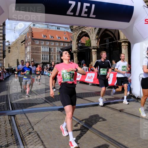 13.09.2026 - 21. swb-Marathon Bremen Tim E. http://msf.ph/oto/10389734 13.09.2026 13:32:49 Ziel 1437, 1687, 2292, 2293, 2611, 2910, 2992, 3354, 3402, 3429, 3441, 3878, 4263, 4323, 4380, 4471, 4655, 4835, 4862, 5281, 5398, 6518, 6583, 6593, 6760, 6781, 6900, 7173, 7990, 8344, 8957, 9040, 9151, 9175, 9283, 9719, 9779, 13208, 13244 meine-sportfotos.de