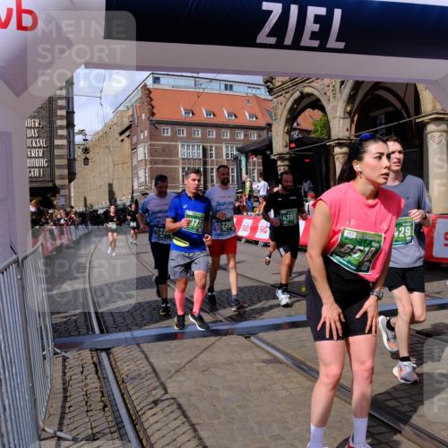 13.09.2026 - 21. swb-Marathon Bremen Tim E. http://msf.ph/oto/10389737 13.09.2026 13:32:50 Ziel 1437, 1687, 2292, 2293, 2611, 2910, 2992, 3354, 3402, 3429, 3441, 3878, 3895, 4263, 4323, 4380, 4471, 4835, 4862, 5281, 5398, 6518, 6583, 6593, 6760, 6781, 6900, 7173, 7466, 7758, 7990, 8344, 8957, 9040, 9151, 9175, 9719, 9779, 13208, 13244 meine-sportfotos.de