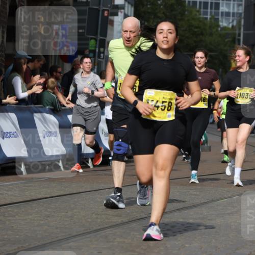 13.09.2026 - 21. swb-Marathon Bremen Strokosch-Dieckow http://msf.ph/oto/10389746 13.09.2026 11:11:28 Ziel 10313, 10419, 10527, 10611, 10644, 10653, 10841, 11062, 11141, 11231, 11237, 11483, 11679, 11691, 11745, 11993, 12148, 12396, 12401, 12507, 10155, 10510, 10511, 10546, 10552, 10616, 10977, 11239, 11289, 11533, 11702, 11927, 12082, 12220, 12286, 12311, 12336, 12553 meine-sportfotos.de