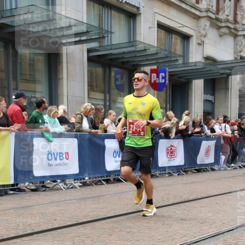 13.09.2026 - 21. swb-Marathon Bremen Strokosch-Dieckow http://msf.ph/oto/10389753 13.09.2026 13:00:47 Ziel 1619, 3019, 5663, 6359, 371, 453, 1136, 1550, 1754, 2141, 4904, 8749, 9849 meine-sportfotos.de