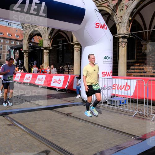 13.09.2026 - 21. swb-Marathon Bremen Tim E. http://msf.ph/oto/10389792 13.09.2026 13:33:00 Ziel 1437, 1687, 2611, 2992, 3354, 3878, 3895, 3902, 4233, 4323, 4862, 5009, 5398, 5581, 5657, 6583, 6718, 6760, 6786, 7016, 7466, 7758, 7990, 8344, 8367, 8506, 8957, 9175, 13232, 13234 meine-sportfotos.de