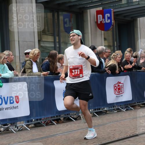 13.09.2026 - 21. swb-Marathon Bremen Strokosch-Dieckow http://msf.ph/oto/10389798 13.09.2026 13:00:55 Ziel 1411, 1619, 3019, 4328, 5663, 371, 453, 2141, 4904, 6359, 8749, 9849 meine-sportfotos.de