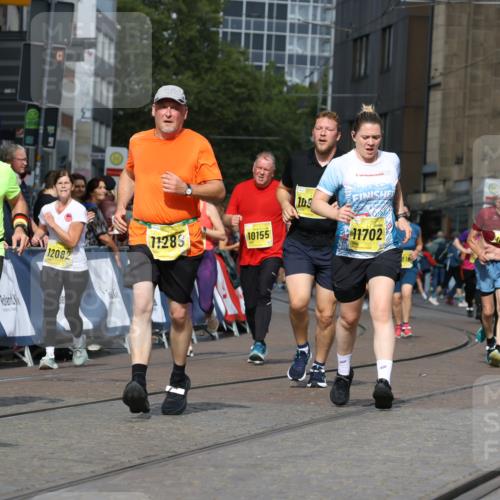 13.09.2026 - 21. swb-Marathon Bremen Strokosch-Dieckow http://msf.ph/oto/10389813 13.09.2026 11:11:36 Ziel 10313, 10419, 10611, 10644, 11036, 11062, 11141, 11216, 11231, 11458, 11679, 11745, 11870, 12126, 12148, 12396, 12464, 12507, 10552, 10616, 11239, 11927, 12082, 12553 meine-sportfotos.de