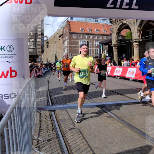 13.09.2026 - 21. swb-Marathon Bremen Tim E. http://msf.ph/oto/10389824 13.09.2026 13:33:09 Ziel 891, 1532, 2638, 3167, 3404, 3773, 3895, 3902, 4194, 4233, 5009, 5090, 5581, 5657, 5706, 6018, 6718, 6786, 6941, 7016, 7466, 7756, 7758, 8344, 8367, 8506, 9406, 9745, 9829, 10048, 13039, 13146, 13164, 13232, 13234, 13247 meine-sportfotos.de
