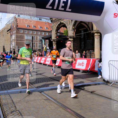 13.09.2026 - 21. swb-Marathon Bremen Tim E. http://msf.ph/oto/10389842 13.09.2026 13:33:13 Ziel 891, 1532, 2638, 3167, 3404, 3773, 3902, 4194, 4233, 4659, 5009, 5090, 5410, 5581, 5657, 5706, 5749, 5981, 6018, 6786, 6941, 7756, 8367, 8506, 9292, 9406, 9745, 9829, 10048, 13019, 13039, 13092, 13093, 13146, 13164, 13232, 13234, 13247 meine-sportfotos.de