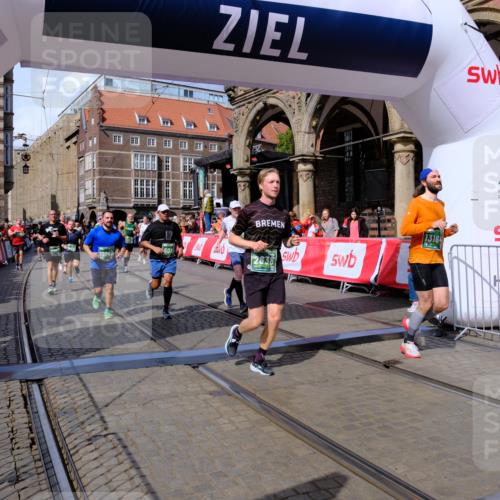 13.09.2026 - 21. swb-Marathon Bremen Tim E. http://msf.ph/oto/10389864 13.09.2026 13:33:15 Ziel 891, 1532, 2440, 2638, 2959, 3167, 3404, 3710, 3773, 3902, 4194, 4233, 4659, 5009, 5090, 5410, 5706, 5749, 5981, 6018, 6786, 6941, 7756, 7788, 8506, 9269, 9292, 9406, 9745, 9829, 10048, 13019, 13039, 13092, 13093, 13146, 13164, 13232, 13234, 13247 meine-sportfotos.de