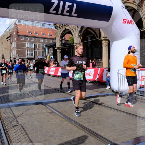 13.09.2026 - 21. swb-Marathon Bremen Tim E. http://msf.ph/oto/10389872 13.09.2026 13:33:15 Ziel 891, 1532, 2440, 2638, 2959, 3167, 3404, 3710, 3773, 3902, 4194, 4233, 4659, 5009, 5090, 5410, 5706, 5749, 5981, 6018, 6786, 6941, 7756, 7788, 8506, 9269, 9292, 9406, 9745, 9829, 10048, 13019, 13039, 13092, 13093, 13146, 13164, 13232, 13234, 13247 meine-sportfotos.de