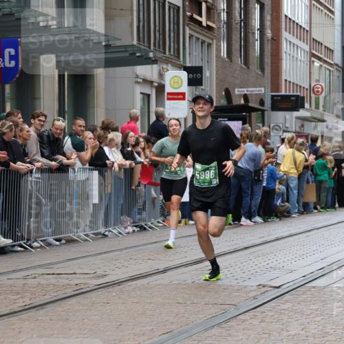 13.09.2026 - 21. swb-Marathon Bremen Strokosch-Dieckow http://msf.ph/oto/10389883 13.09.2026 13:01:11 Ziel 1411, 4118, 4328, 5369, 5996, 7950, 13063, 13168, 1619, 3019, 5663, 6359, 9849 meine-sportfotos.de