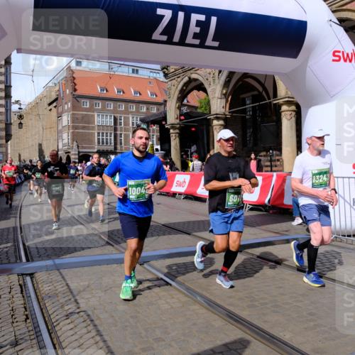 13.09.2026 - 21. swb-Marathon Bremen Tim E. http://msf.ph/oto/10389886 13.09.2026 13:33:16 Ziel 891, 1532, 2440, 2638, 2959, 3167, 3404, 3710, 3773, 3902, 4194, 4233, 4659, 5009, 5090, 5395, 5410, 5706, 5749, 5981, 6018, 6786, 6941, 7756, 7788, 8506, 9269, 9292, 9406, 9745, 9829, 10048, 13019, 13039, 13092, 13093, 13146, 13164, 13232, 13234, 13247 meine-sportfotos.de