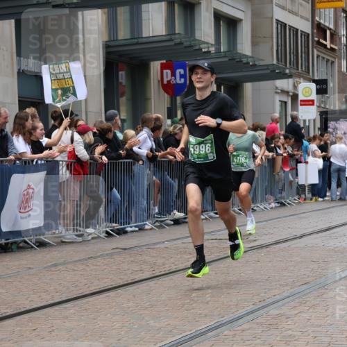 13.09.2026 - 21. swb-Marathon Bremen Strokosch-Dieckow http://msf.ph/oto/10389896 13.09.2026 13:01:13 Ziel 1411, 4118, 4328, 5369, 5996, 7950, 9137, 13063, 13168, 1619, 3019, 4328, 5663, 6359 meine-sportfotos.de