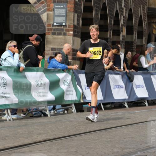 13.09.2026 - 21. swb-Marathon Bremen Strokosch-Dieckow http://msf.ph/oto/10389897 13.09.2026 11:11:59 Ziel 10155, 10510, 10511, 10546, 10552, 10616, 10977, 11239, 11289, 11533, 11702, 11927, 12082, 12220, 12286, 12311, 12336, 12553, 10490, 11585, 12012 meine-sportfotos.de