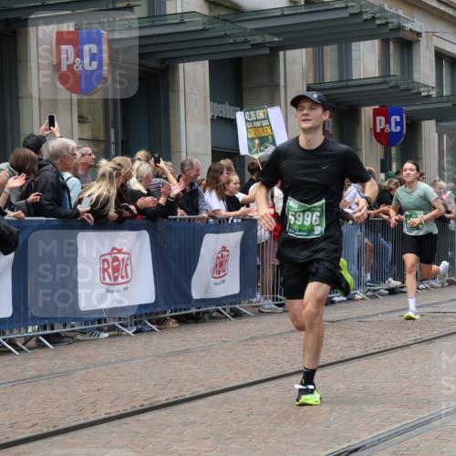 13.09.2026 - 21. swb-Marathon Bremen Strokosch-Dieckow http://msf.ph/oto/10389900 13.09.2026 13:01:13 Ziel 1411, 4118, 4328, 5369, 5996, 7950, 9137, 13063, 13168, 1619, 3019, 4328, 5663, 6359 meine-sportfotos.de