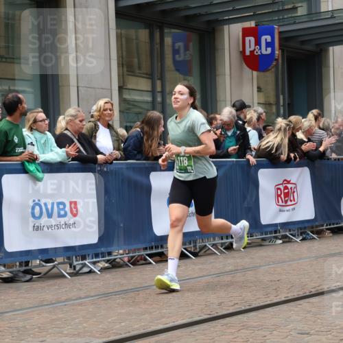 13.09.2026 - 21. swb-Marathon Bremen Strokosch-Dieckow http://msf.ph/oto/10389921 13.09.2026 13:01:15 Ziel 4118, 5369, 5996, 7950, 9137, 13063, 13168, 1411, 1619, 3019, 4328, 5663, 6359 meine-sportfotos.de