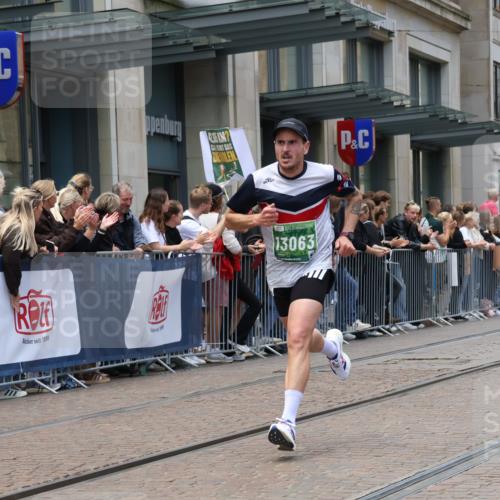 13.09.2026 - 21. swb-Marathon Bremen Strokosch-Dieckow http://msf.ph/oto/10389933 13.09.2026 13:01:19 Ziel 1614, 4118, 4696, 5369, 5996, 7950, 9137, 13063, 13168, 1411, 1619, 3019, 4328, 5663 meine-sportfotos.de