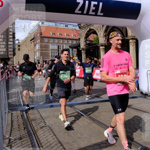 13.09.2026 - 21. swb-Marathon Bremen Tim E. http://msf.ph/oto/10389938 13.09.2026 13:33:22 Ziel 891, 1532, 2393, 2440, 2818, 2959, 3167, 3404, 3710, 3773, 4194, 4260, 4408, 4659, 5090, 5191, 5324, 5395, 5410, 5706, 5749, 5981, 6018, 6941, 7756, 7788, 7830, 8061, 9269, 9292, 9406, 9745, 9829, 10048, 13019, 13028, 13039, 13092, 13093, 13101, 13146, 13247 meine-sportfotos.de