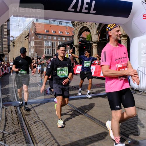13.09.2026 - 21. swb-Marathon Bremen Tim E. http://msf.ph/oto/10389943 13.09.2026 13:33:22 Ziel 891, 1532, 2393, 2440, 2818, 2959, 3167, 3404, 3710, 3773, 4194, 4260, 4408, 4659, 5090, 5191, 5324, 5395, 5410, 5706, 5749, 5981, 6018, 6941, 7756, 7788, 7830, 8061, 9269, 9292, 9406, 9745, 9829, 10048, 13019, 13028, 13039, 13092, 13093, 13101, 13146, 13247 meine-sportfotos.de