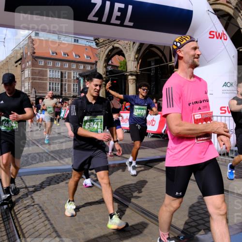 13.09.2026 - 21. swb-Marathon Bremen Tim E. http://msf.ph/oto/10389952 13.09.2026 13:33:22 Ziel 891, 1532, 2393, 2440, 2818, 2959, 3167, 3404, 3710, 3773, 4194, 4260, 4408, 4659, 5090, 5191, 5324, 5395, 5410, 5706, 5749, 5981, 6018, 6941, 7756, 7788, 7830, 8061, 9269, 9292, 9406, 9745, 9829, 10048, 13019, 13028, 13039, 13092, 13093, 13101, 13146, 13247 meine-sportfotos.de