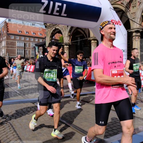 13.09.2026 - 21. swb-Marathon Bremen Tim E. http://msf.ph/oto/10389956 13.09.2026 13:33:22 Ziel 891, 1532, 2393, 2440, 2818, 2959, 3167, 3404, 3710, 3773, 4194, 4260, 4408, 4659, 5090, 5191, 5324, 5395, 5410, 5706, 5749, 5981, 6018, 6941, 7756, 7788, 7830, 8061, 9269, 9292, 9406, 9745, 9829, 10048, 13019, 13028, 13039, 13092, 13093, 13101, 13146, 13247 meine-sportfotos.de