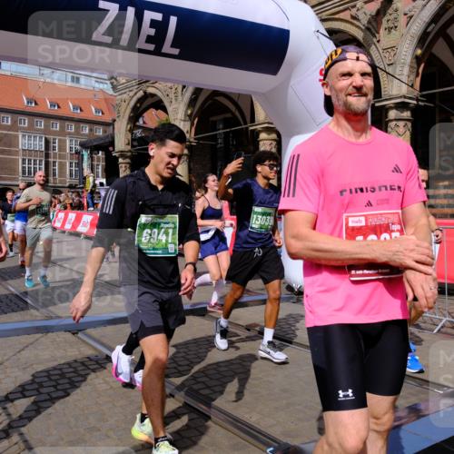 13.09.2026 - 21. swb-Marathon Bremen Tim E. http://msf.ph/oto/10389961 13.09.2026 13:33:23 Ziel 891, 1532, 2393, 2440, 2818, 2959, 3167, 3404, 3710, 3773, 4194, 4260, 4408, 4659, 5090, 5191, 5324, 5395, 5410, 5706, 5749, 5981, 6018, 6941, 7467, 7756, 7788, 7830, 8061, 9269, 9292, 9406, 9745, 9829, 10048, 13019, 13028, 13039, 13092, 13093, 13101, 13146, 13247 meine-sportfotos.de