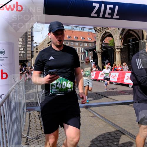 13.09.2026 - 21. swb-Marathon Bremen Tim E. http://msf.ph/oto/10389966 13.09.2026 13:33:23 Ziel 891, 1532, 2393, 2440, 2818, 2959, 3167, 3404, 3710, 3773, 4194, 4260, 4408, 4659, 5090, 5191, 5324, 5395, 5410, 5706, 5749, 5981, 6018, 6941, 7467, 7756, 7788, 7830, 8061, 9269, 9292, 9406, 9745, 9829, 10048, 13019, 13028, 13039, 13092, 13093, 13101, 13146, 13247 meine-sportfotos.de