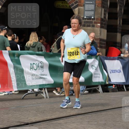 13.09.2026 - 21. swb-Marathon Bremen Strokosch-Dieckow http://msf.ph/oto/10389969 13.09.2026 11:12:17 Ziel 10490, 10582, 11585, 10213, 10406, 10414, 10909, 11716, 12327 meine-sportfotos.de