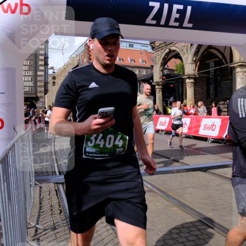 13.09.2026 - 21. swb-Marathon Bremen Tim E. http://msf.ph/oto/10389970 13.09.2026 13:33:24 Ziel 1532, 2393, 2440, 2818, 2959, 3167, 3404, 3710, 3773, 4194, 4260, 4408, 4659, 5090, 5191, 5324, 5395, 5410, 5706, 5749, 5790, 5981, 6941, 7467, 7756, 7788, 7830, 8061, 9269, 9292, 9406, 9745, 9829, 13019, 13028, 13039, 13092, 13093, 13101, 13146 meine-sportfotos.de