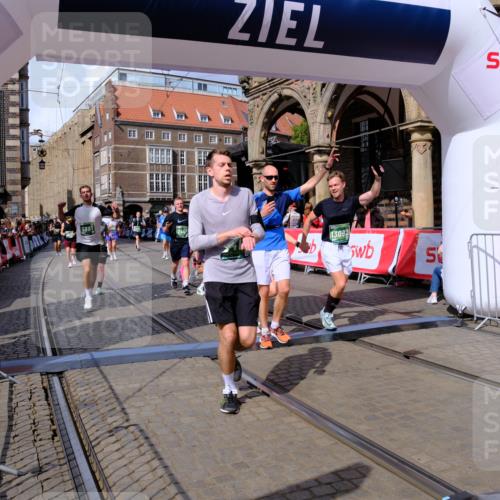 13.09.2026 - 21. swb-Marathon Bremen Tim E. http://msf.ph/oto/10389978 13.09.2026 13:33:25 Ziel 1532, 2283, 2393, 2440, 2818, 2959, 3167, 3404, 3710, 3773, 4194, 4260, 4408, 4659, 5090, 5191, 5324, 5395, 5410, 5706, 5749, 5790, 5981, 6941, 7467, 7756, 7788, 7830, 8061, 9269, 9292, 9406, 9745, 9829, 13019, 13028, 13039, 13092, 13093, 13101, 13146 meine-sportfotos.de