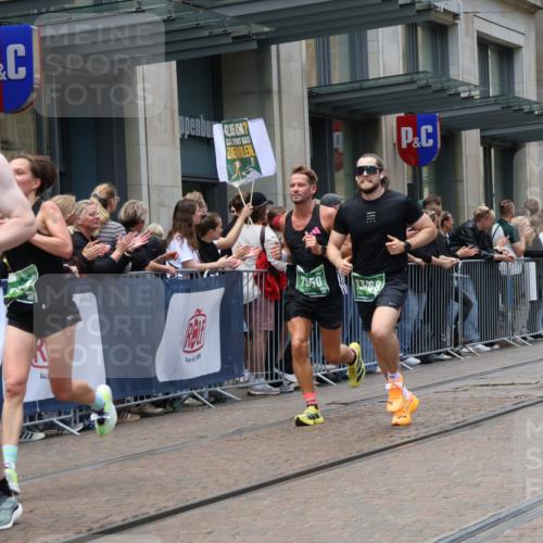 13.09.2026 - 21. swb-Marathon Bremen Strokosch-Dieckow http://msf.ph/oto/10389981 13.09.2026 13:01:25 Ziel 1614, 4696, 4739, 5369, 7950, 9137, 13063, 13168, 1411, 1619, 3019, 4118, 4328, 5663, 5996 meine-sportfotos.de