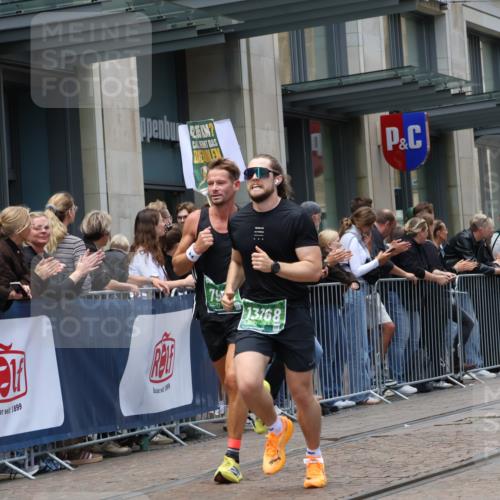 13.09.2026 - 21. swb-Marathon Bremen Strokosch-Dieckow http://msf.ph/oto/10389986 13.09.2026 13:01:25 Ziel 1614, 4696, 4739, 5369, 7950, 9137, 13063, 13168, 1411, 1619, 3019, 4118, 4328, 5663, 5996 meine-sportfotos.de