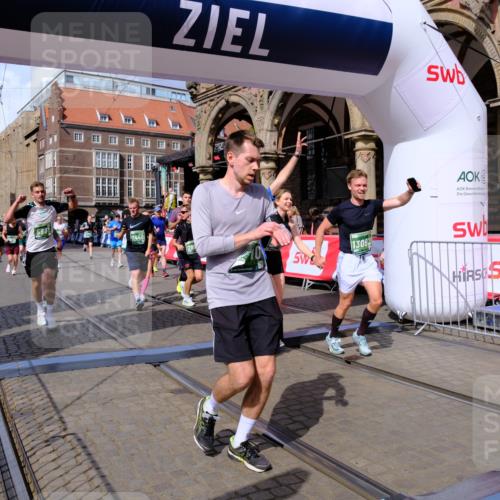 13.09.2026 - 21. swb-Marathon Bremen Tim E. http://msf.ph/oto/10389988 13.09.2026 13:33:26 Ziel 1532, 2283, 2393, 2440, 2818, 2959, 3167, 3404, 3710, 3773, 4194, 4260, 4408, 4659, 5191, 5324, 5395, 5410, 5706, 5749, 5790, 5981, 6941, 7467, 7756, 7788, 7830, 8061, 9269, 9292, 9745, 9829, 13019, 13028, 13039, 13092, 13093, 13101, 13146 meine-sportfotos.de