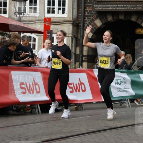 13.09.2026 - 21. swb-Marathon Bremen Strokosch-Dieckow http://msf.ph/oto/10389995 13.09.2026 11:12:24 Ziel 10490, 10582, 11585, 12012, 10354, 10743, 10874, 10875, 10909, 11090, 12497 meine-sportfotos.de