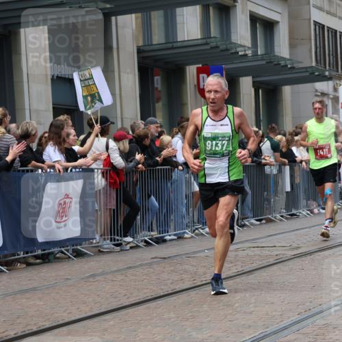 13.09.2026 - 21. swb-Marathon Bremen Strokosch-Dieckow http://msf.ph/oto/10389996 13.09.2026 13:01:27 Ziel 1614, 4696, 4739, 5369, 5601, 7950, 9137, 9233, 13063, 13168, 1411, 1619, 3019, 4118, 4328, 5663, 5996, 13063 meine-sportfotos.de