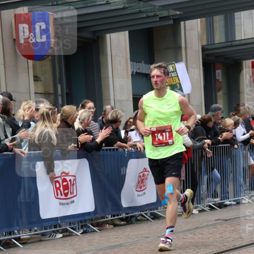13.09.2026 - 21. swb-Marathon Bremen Strokosch-Dieckow http://msf.ph/oto/10390016 13.09.2026 13:01:29 Ziel 1614, 4696, 4739, 5369, 5601, 7950, 9137, 9233, 13168, 1411, 1619, 3019, 4118, 4328, 5996, 13063 meine-sportfotos.de