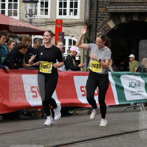 13.09.2026 - 21. swb-Marathon Bremen Strokosch-Dieckow http://msf.ph/oto/10390017 13.09.2026 11:12:24 Ziel 10490, 10582, 11585, 12012, 10354, 10743, 10874, 10875, 10909, 11090, 12497 meine-sportfotos.de