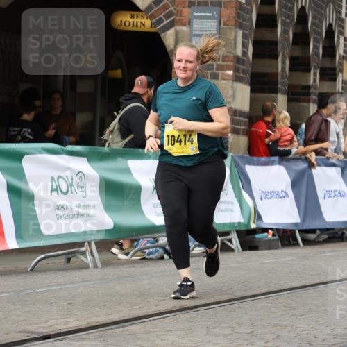 13.09.2026 - 21. swb-Marathon Bremen Strokosch-Dieckow http://msf.ph/oto/10390035 13.09.2026 11:12:28 Ziel 10490, 11052, 11585, 11633, 12012, 10354, 10743, 10874, 10875, 11090, 11657, 12234, 12497 meine-sportfotos.de