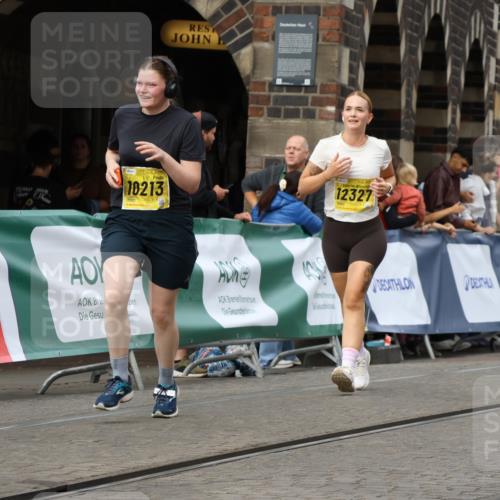 13.09.2026 - 21. swb-Marathon Bremen Strokosch-Dieckow http://msf.ph/oto/10390048 13.09.2026 11:12:31 Ziel 10414, 10490, 11052, 11585, 11633, 12012, 10354, 10743, 10874, 10875, 11090, 11657, 12234, 12497 meine-sportfotos.de