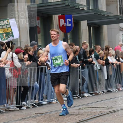13.09.2026 - 21. swb-Marathon Bremen Strokosch-Dieckow http://msf.ph/oto/10390067 13.09.2026 13:01:38 Ziel 1614, 1667, 4696, 4739, 5601, 9233, 1411, 4118, 4328, 5369, 5996, 7950, 9137, 13063, 13168 meine-sportfotos.de