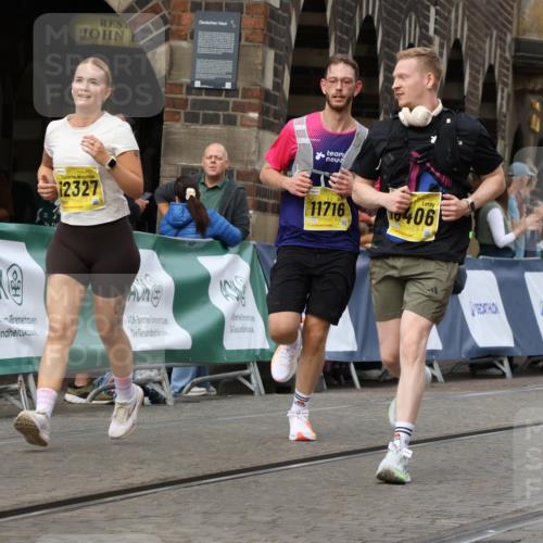 13.09.2026 - 21. swb-Marathon Bremen Strokosch-Dieckow http://msf.ph/oto/10390068 13.09.2026 11:12:32 Ziel 10213, 10414, 11052, 11585, 11633, 12012, 10354, 10743, 10874, 10875, 11090, 11657, 12234, 12423, 12497 meine-sportfotos.de