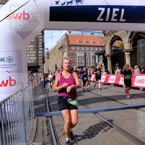 13.09.2026 - 21. swb-Marathon Bremen Tim E. http://msf.ph/oto/10390074 13.09.2026 13:33:39 Ziel 831, 1124, 2283, 2393, 2980, 4052, 4219, 4243, 4260, 4492, 4536, 4543, 4565, 5040, 5324, 5560, 5660, 5726, 5790, 5861, 5862, 5914, 6256, 6421, 6597, 6614, 6777, 6882, 6915, 6997, 7145, 7421, 7467, 7789, 7830, 8093, 8177, 8501, 8599, 8602, 9206, 9616, 9856, 9883, 13084, 13101 meine-sportfotos.de