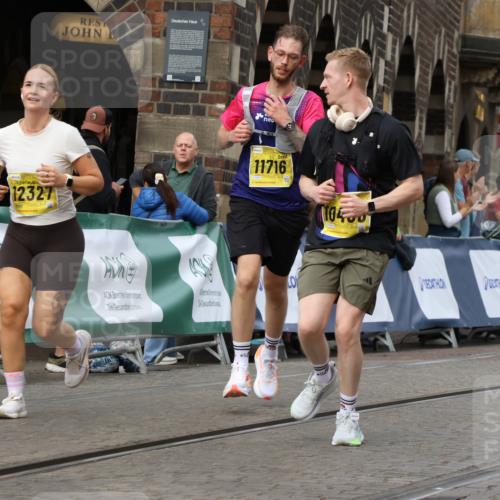 13.09.2026 - 21. swb-Marathon Bremen Strokosch-Dieckow http://msf.ph/oto/10390077 13.09.2026 11:12:32 Ziel 10213, 10414, 11052, 11585, 11633, 12012, 10354, 10743, 10874, 10875, 11090, 11657, 12234, 12423, 12497 meine-sportfotos.de