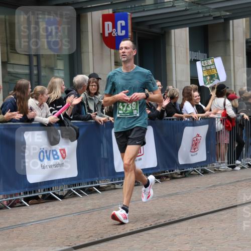13.09.2026 - 21. swb-Marathon Bremen Strokosch-Dieckow http://msf.ph/oto/10390095 13.09.2026 13:01:41 Ziel 1614, 1667, 4696, 4739, 5601, 9233, 1614, 4118, 5369, 5996, 7950, 9137, 13063, 13168 meine-sportfotos.de