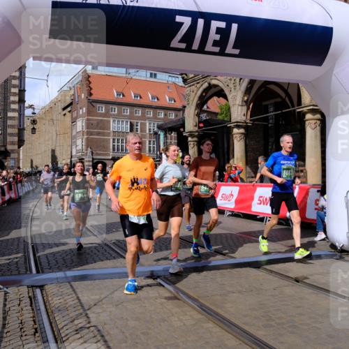 13.09.2026 - 21. swb-Marathon Bremen Tim E. http://msf.ph/oto/10390118 13.09.2026 13:33:52 Ziel 930, 2405, 2872, 2960, 3201, 3562, 3761, 4052, 4219, 4490, 4543, 5560, 5660, 5726, 5861, 5862, 6256, 6421, 6538, 6597, 6808, 6844, 6882, 6997, 7126, 7523, 7633, 7652, 7832, 7863, 8093, 8177, 8501, 8599, 8602, 8691, 9206, 9390, 9508, 9883, 10114, 13078 meine-sportfotos.de