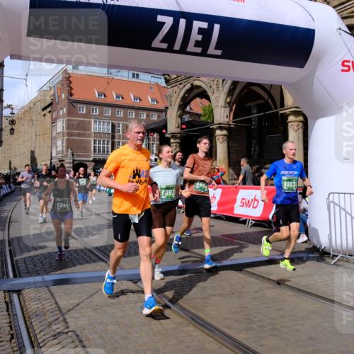 13.09.2026 - 21. swb-Marathon Bremen Tim E. http://msf.ph/oto/10390122 13.09.2026 13:33:52 Ziel 930, 2405, 2872, 2960, 3201, 3562, 3761, 4052, 4219, 4490, 4543, 5560, 5660, 5726, 5861, 5862, 6256, 6421, 6538, 6597, 6808, 6844, 6882, 6997, 7126, 7523, 7633, 7652, 7832, 7863, 8093, 8177, 8501, 8599, 8602, 8691, 9206, 9390, 9508, 9883, 10114, 13078 meine-sportfotos.de
