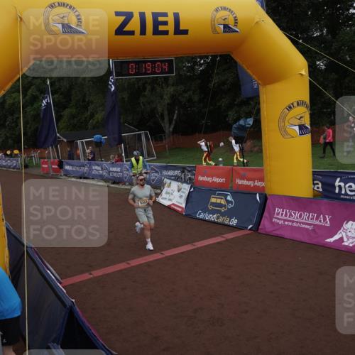 13.09.2026 - Airport Race Dennis Weichert http://msf.ph/oto/10390132 13.09.2026 10:19:37 Ziel 5257, 5451 meine-sportfotos.de