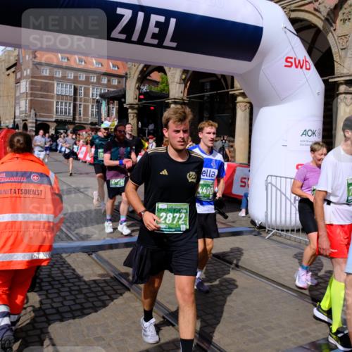 13.09.2026 - 21. swb-Marathon Bremen Tim E. http://msf.ph/oto/10390145 13.09.2026 13:34:04 Ziel 930, 2405, 2727, 2872, 2960, 3201, 3761, 4490, 4554, 4658, 4874, 5063, 5156, 5513, 5587, 6508, 6538, 6808, 7126, 7354, 7633, 7652, 7832, 8512, 9068, 9128, 9342, 9344, 9390 meine-sportfotos.de