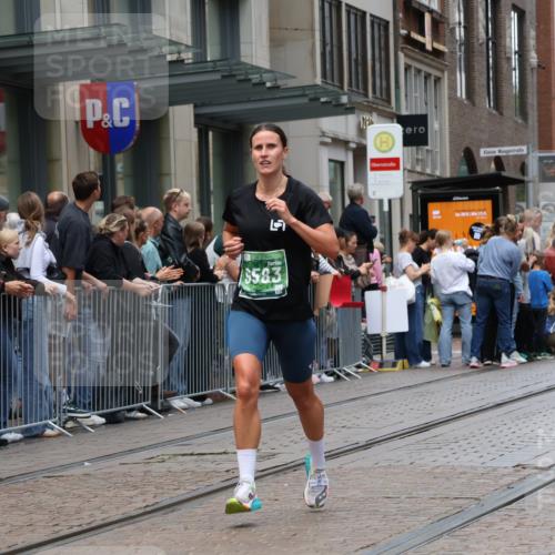 13.09.2026 - 21. swb-Marathon Bremen Strokosch-Dieckow http://msf.ph/oto/10390148 13.09.2026 13:02:02 Ziel 9583, 1614, 1667, 4696, 4739, 5601, 9137, 9233 meine-sportfotos.de