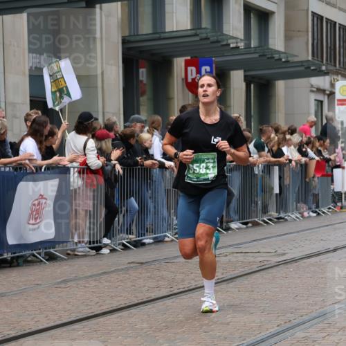 13.09.2026 - 21. swb-Marathon Bremen Strokosch-Dieckow http://msf.ph/oto/10390152 13.09.2026 13:02:02 Ziel 9583, 1614, 1667, 4696, 4739, 5601, 9137, 9233 meine-sportfotos.de