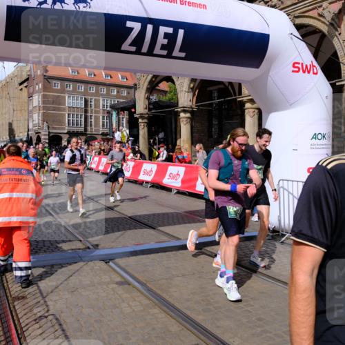 13.09.2026 - 21. swb-Marathon Bremen Tim E. http://msf.ph/oto/10390154 13.09.2026 13:34:05 Ziel 930, 1656, 2405, 2727, 2872, 2960, 3201, 3389, 3522, 3761, 4490, 4554, 4658, 4874, 5063, 5156, 5513, 5587, 6151, 6508, 6538, 6808, 7126, 7354, 7633, 7652, 7832, 8512, 9068, 9128, 9342, 9344, 9390 meine-sportfotos.de